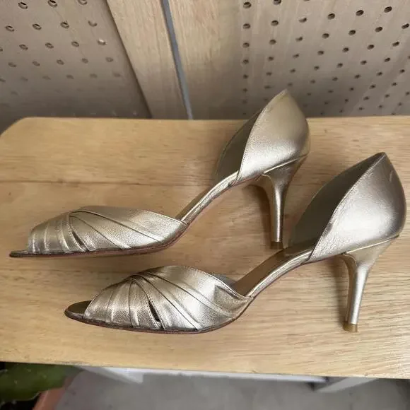 Stuart Weitzman Gold Heels Open toed Pump Sz 9 - Picture 9 of 9